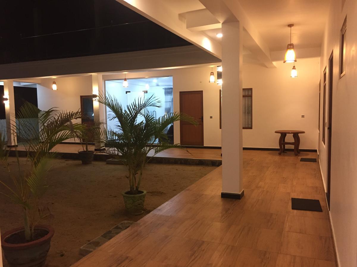 Blue Wings Beach Hotel Trincomalee Exterior photo